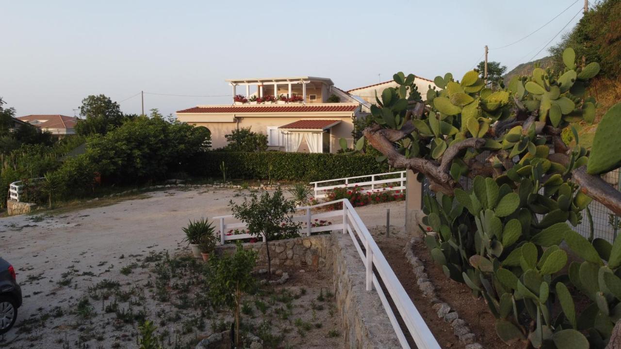 Michelino House Bed & Breakfast Parghelia Exterior foto