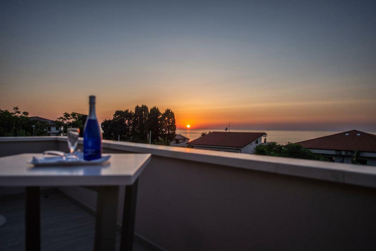 Michelino House Bed & Breakfast Parghelia Exterior foto