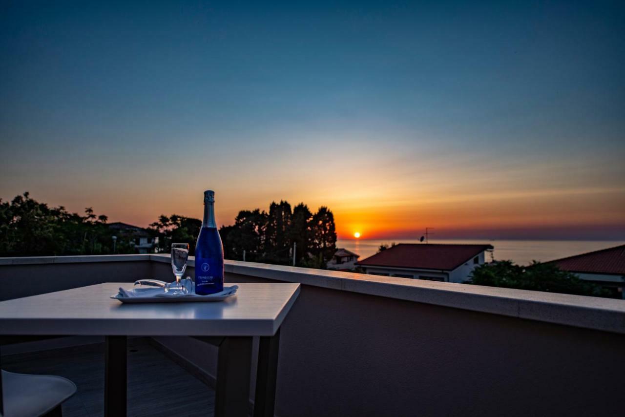 Michelino House Bed & Breakfast Parghelia Exterior foto