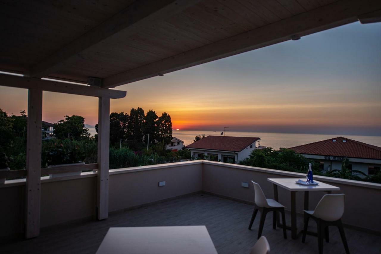 Michelino House Bed & Breakfast Parghelia Exterior foto